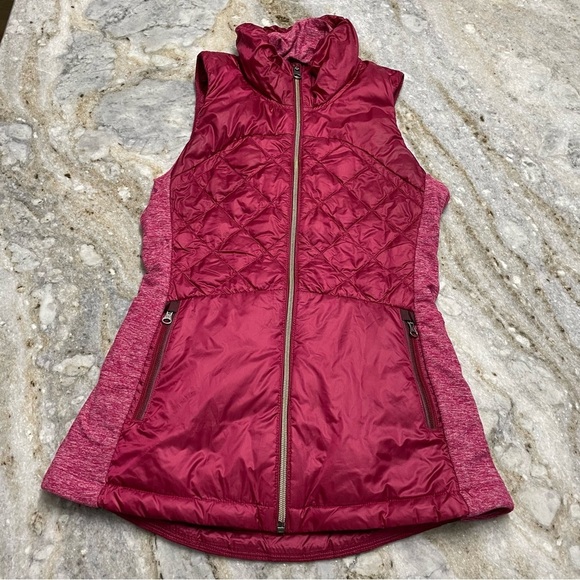 Lululemon Down For A Run Vest in Berry Rumble Women’s size 4 - Picture 2 of 14
